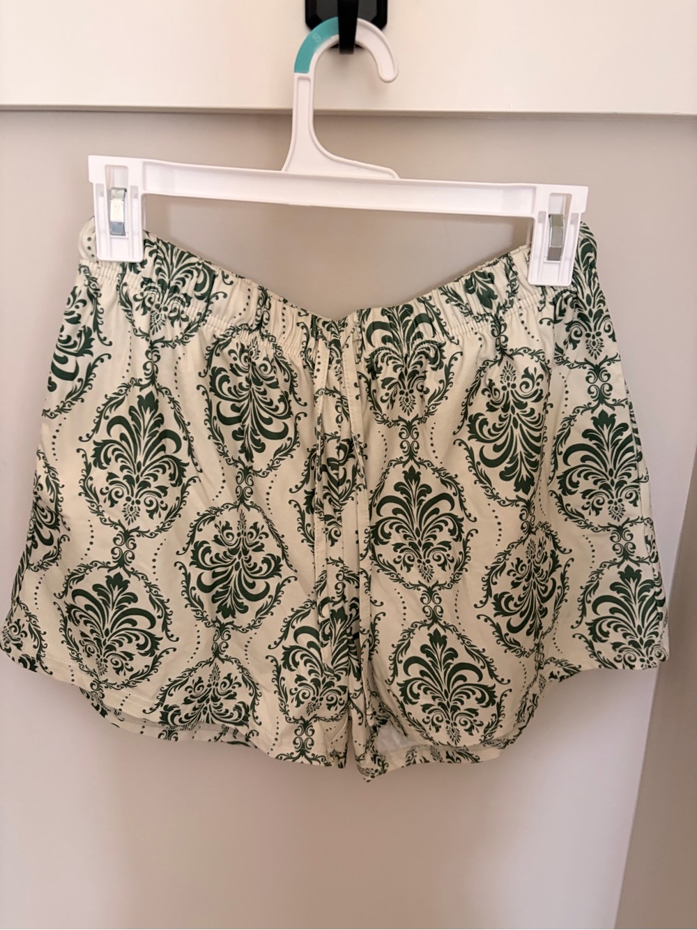 Casual Printed Drawstring Women’s Shorts - Cream with Green Pattern
